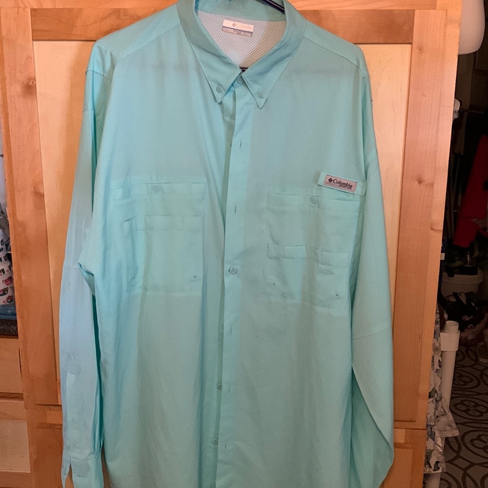 Columbia shirt. Size XXL